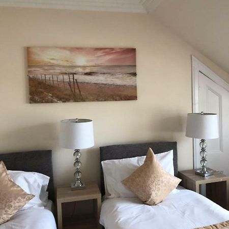 Royal Guest House נאירן מראה חיצוני תמונה