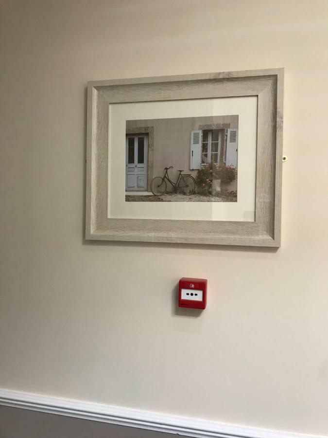 Royal Guest House נאירן מראה חיצוני תמונה