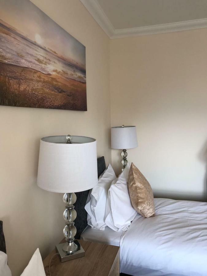 Royal Guest House נאירן מראה חיצוני תמונה