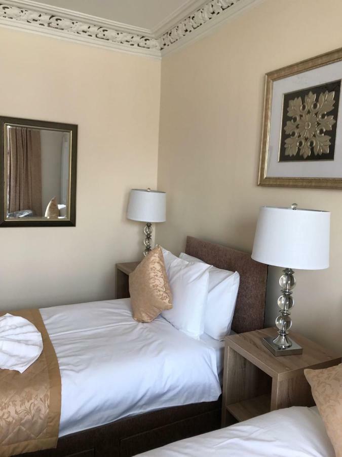 Royal Guest House נאירן מראה חיצוני תמונה